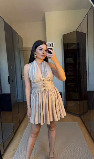 Boyundan bağlamalı mini elbise