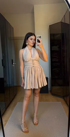 Boyundan bağlamalı mini elbise