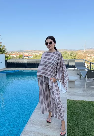 Kahve çizgili takım