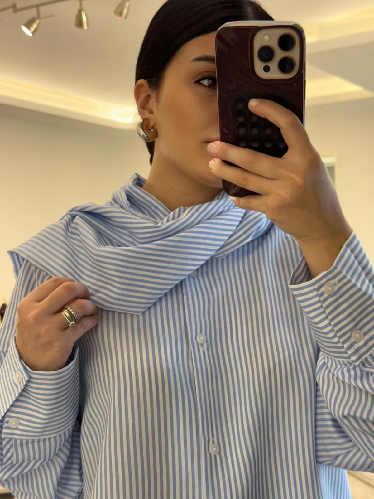 Çizgili Fularlı Gömlek