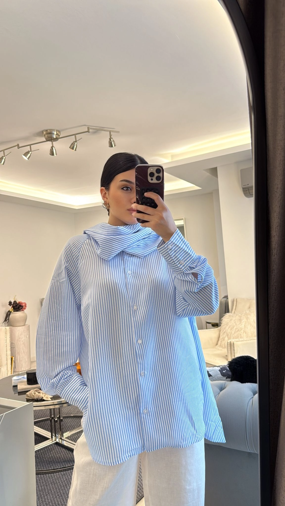 Çizgili Fularlı Gömlek