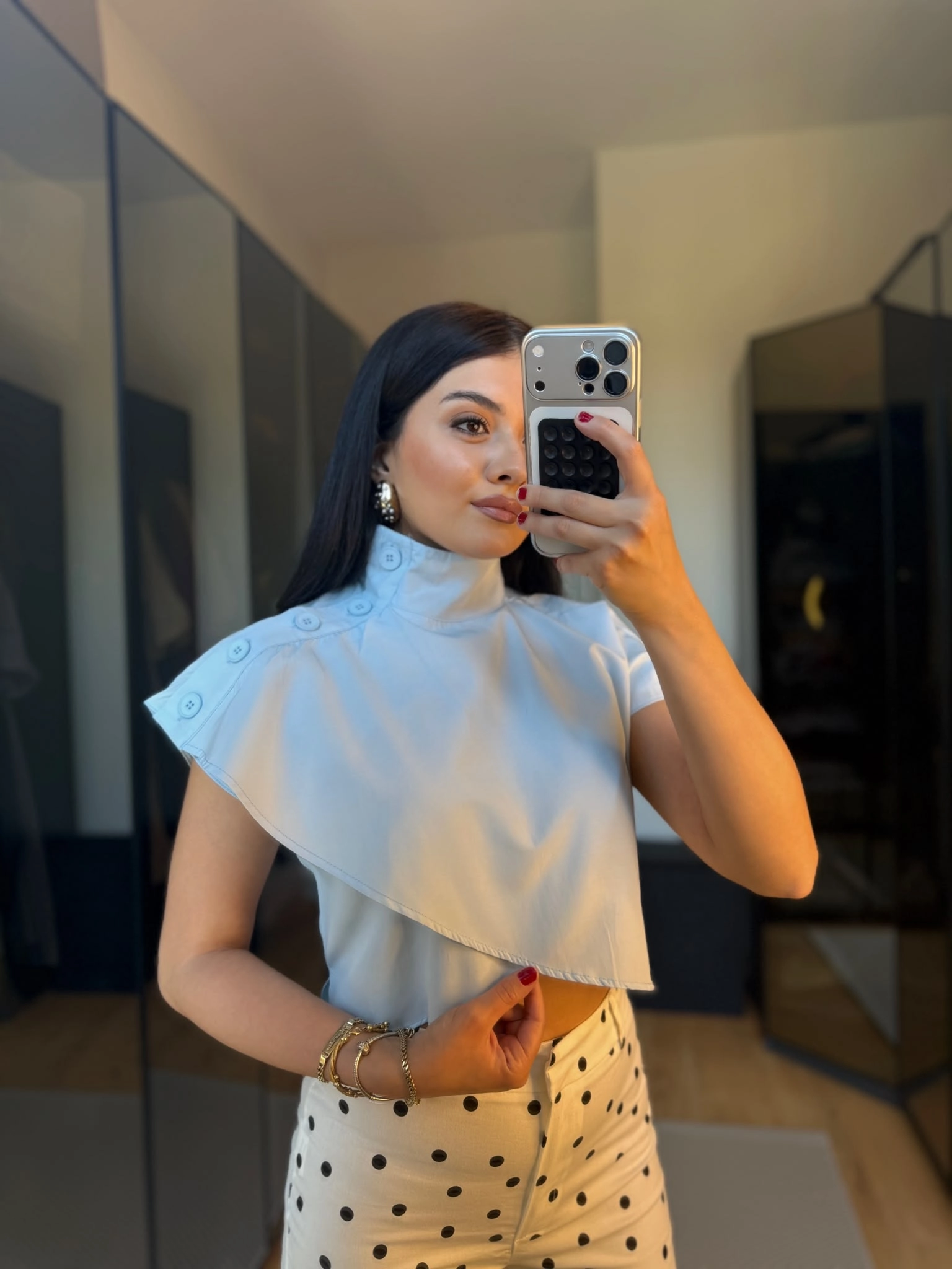 Omuz düğmeli krop gömlek